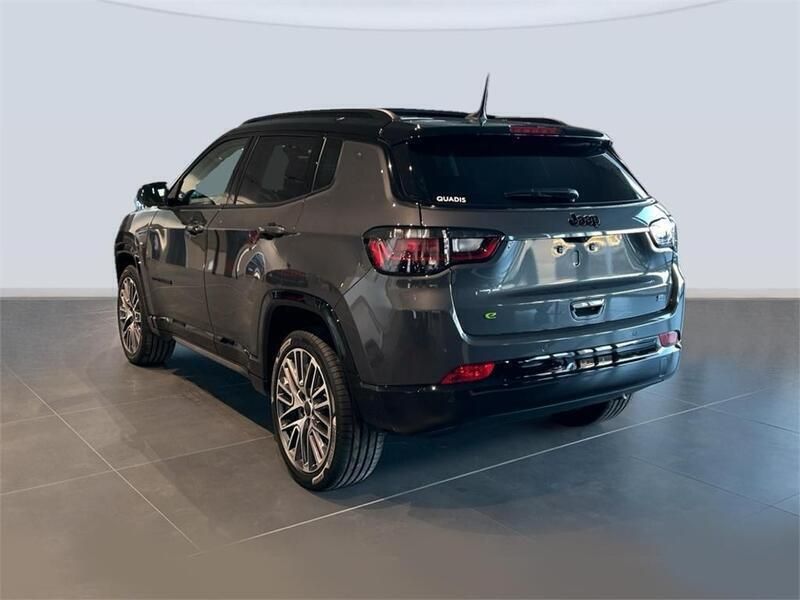 Uusi Jeep Compass Summit 241 HP (177 kW) 2025 Harmaa Katumaasturi