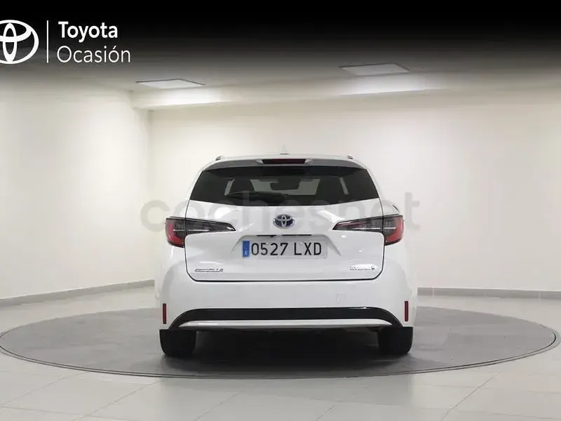 Usado Toyota Corolla Active 122 CV (89 kW) 2022 Blanco Familiar