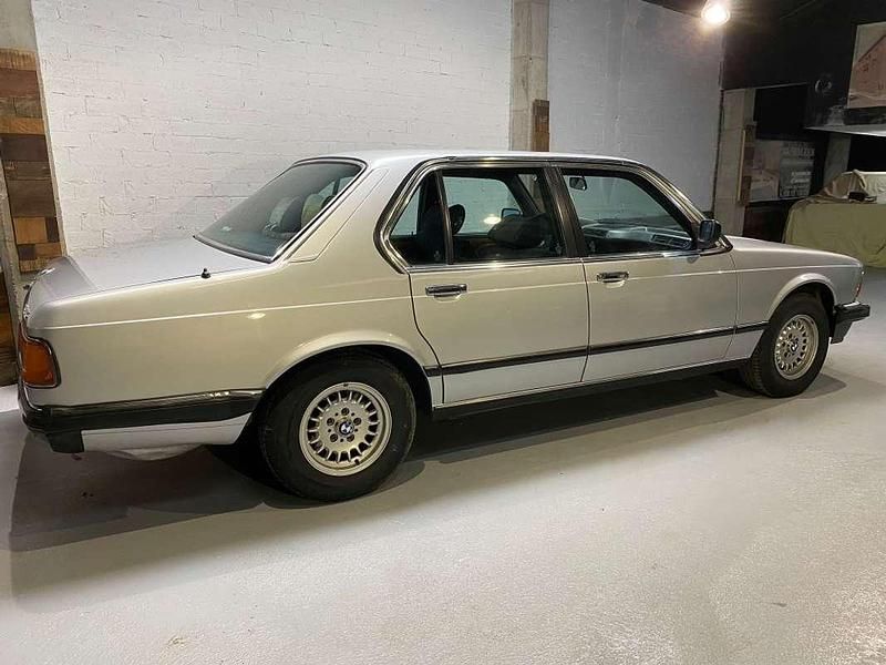 Usado BMW 735 219 CV (161 kW) 1983 Gris Berlina