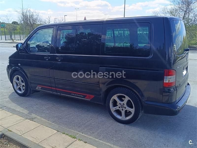 Käytetty VW Multivan Comfortline 174 HP (127 kW) 2006 Musta Tila-auto