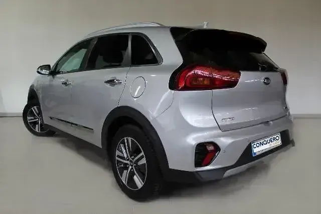 Usado Kia Niro 141 CV (103 kW) 2020 Gris SUV