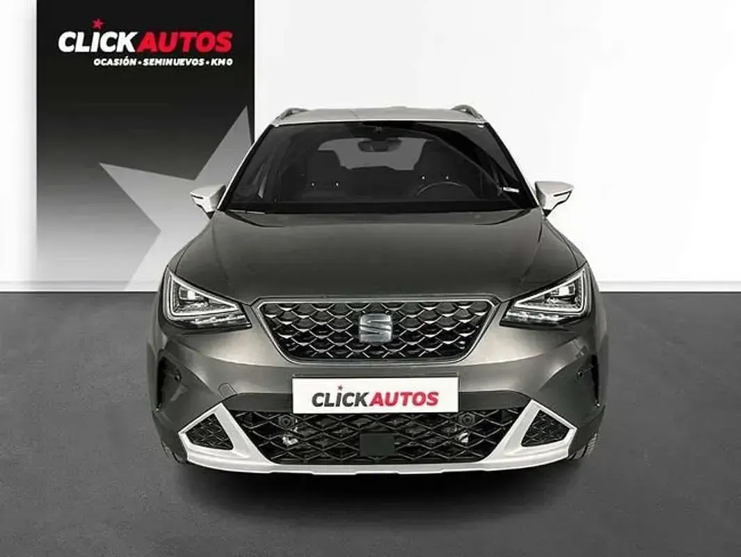 Usado Seat Arona Xperience 110 CV (80 kW) 2023 Gris SUV