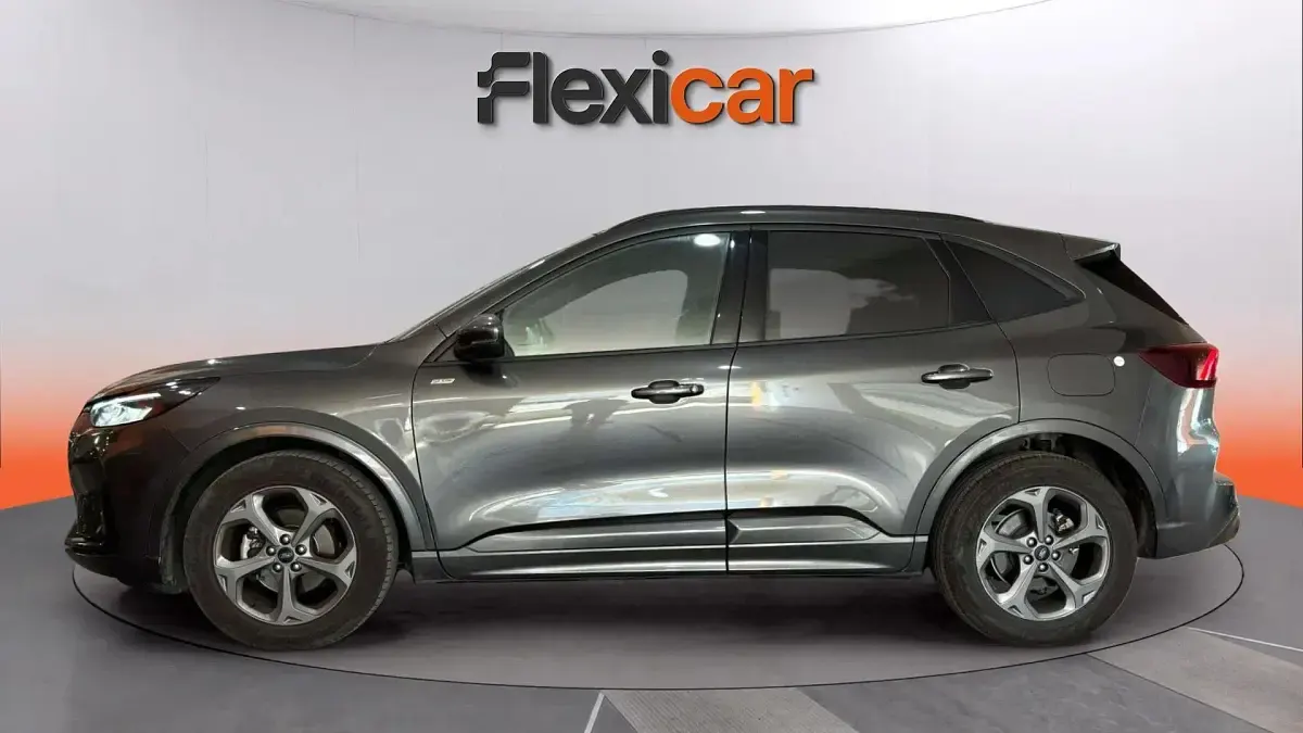 Usado Ford Kuga ST-Line 150 CV (110 kW) 2025 Gris SUV