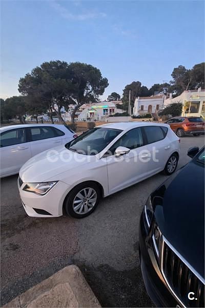 Usado Seat Leon Ecomotive 110 CV (80 kW) 2015 Blanco Berlina