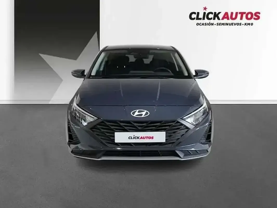 Usado Hyundai i20 79 CV (58 kW) 2025 Gris Utilitario
