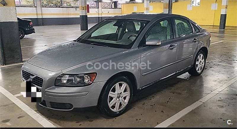 Verde Usado 2005 Volvo S40 Momentum Berlina | 3000 € (Precio justo) - Imagen 1/4