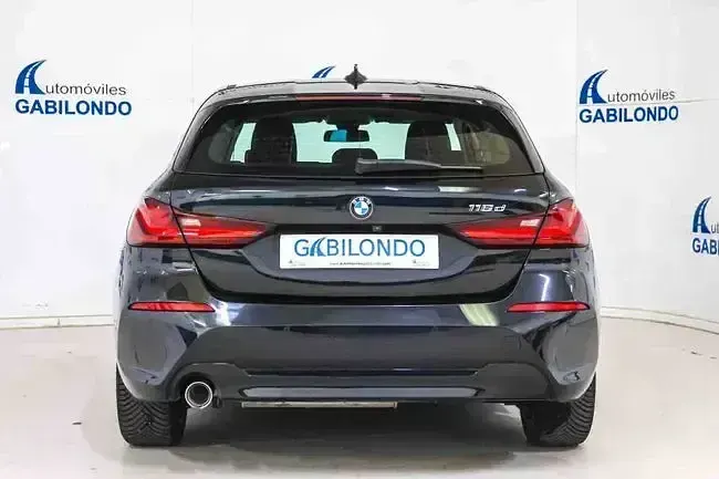 Usado BMW 116 Comfort Edition 116 CV (85 kW) 2022 Negro Utilitario