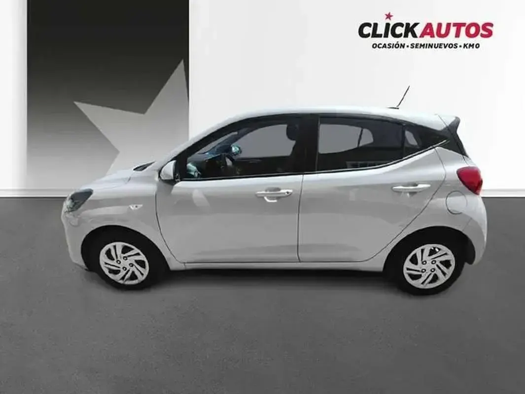 Usado Hyundai i10 79 CV (58 kW) 2026 Gris Utilitario