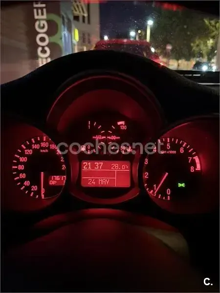 Usado Alfa Romeo 147 Progression 120 CV (88 kW) 2001 Rojo Utilitario