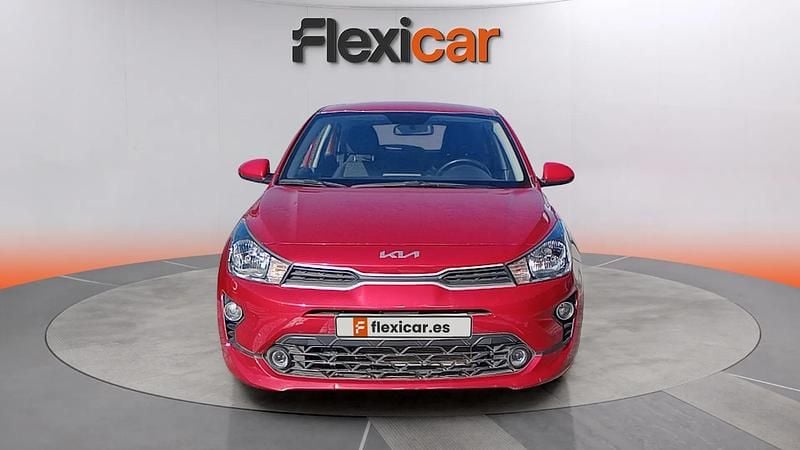 Usado Kia Rio 101 CV (74 kW) 2021 Rojo Berlina