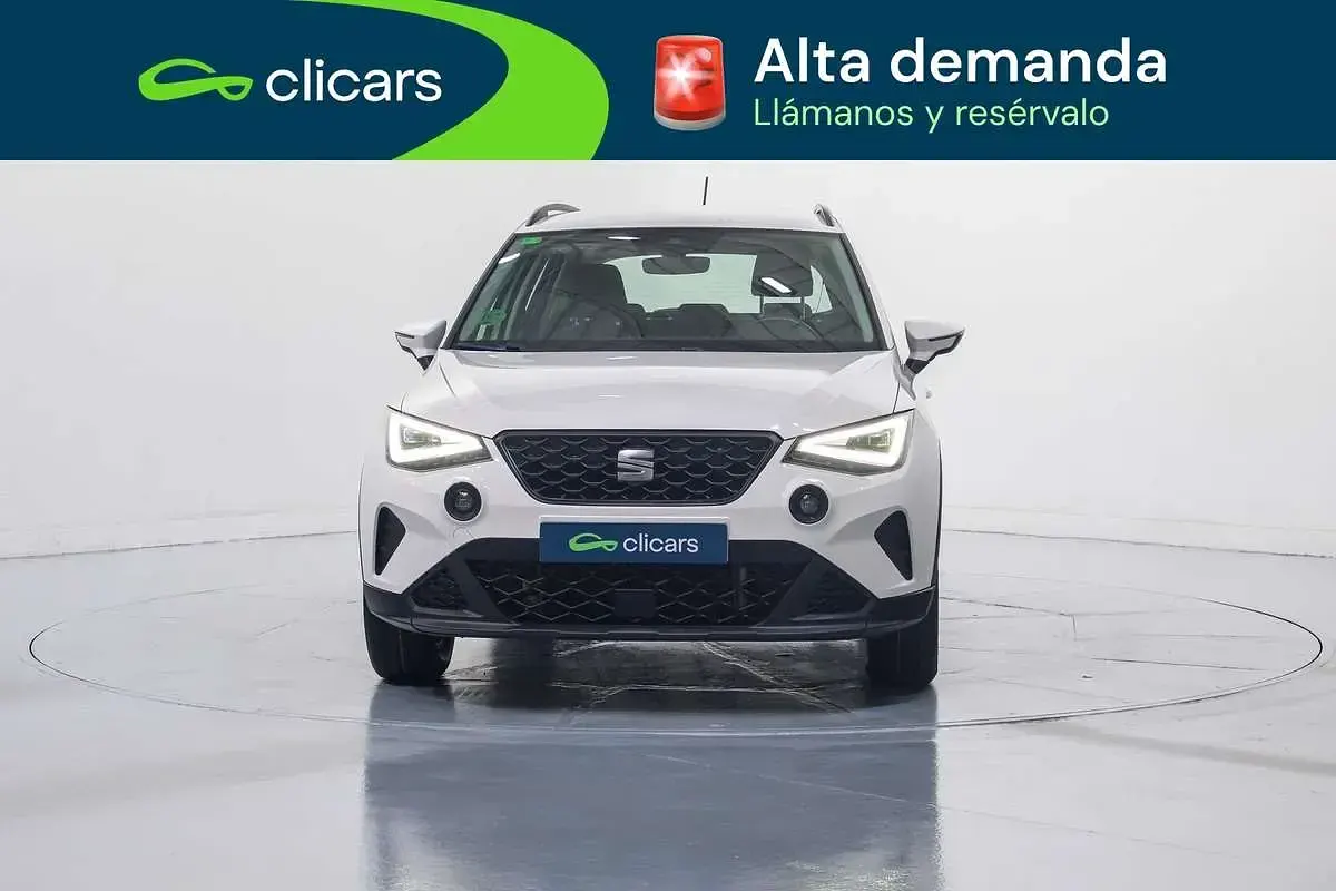 Usado Seat Arona Style 110 CV (80 kW) 2021 Blanco SUV