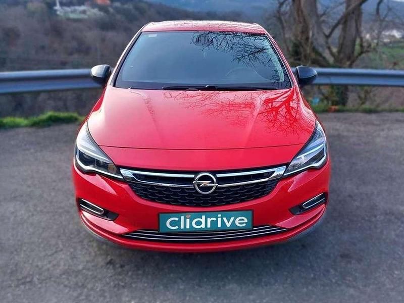 Usado Opel Astra Selective 125 CV (91 kW) 2017 Rojo Utilitario