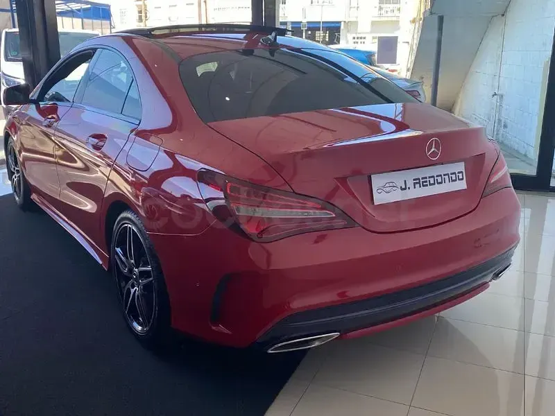 Usado Mercedes CLA200 136 CV (100 kW) 2018 Rojo Berlina