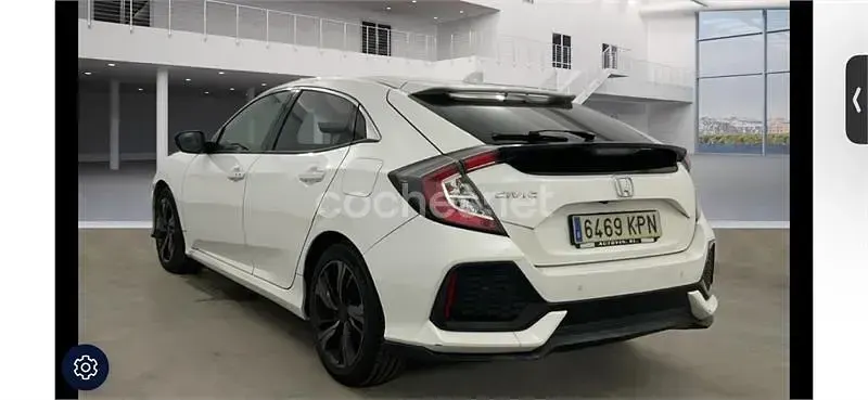 Usado Honda Civic Executive 129 CV (94 kW) 2018 Blanco Berlina