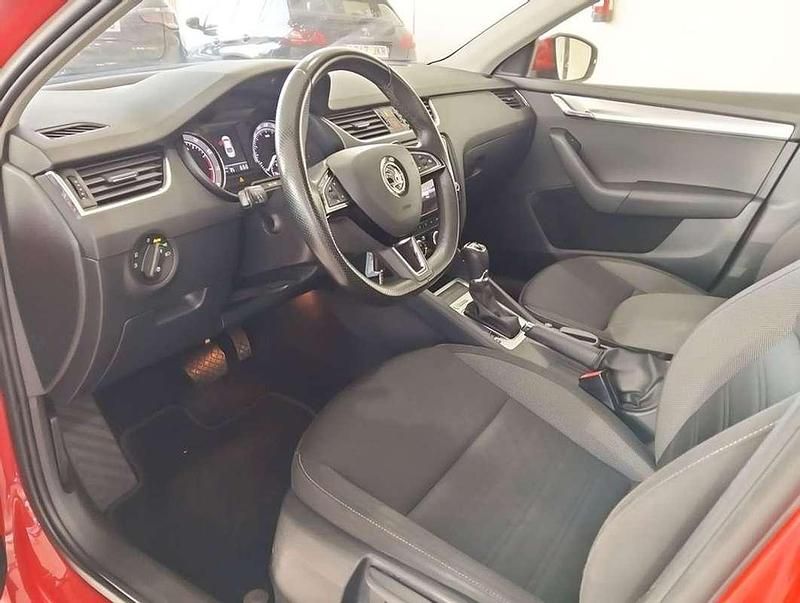 Usado Skoda Octavia 116 CV (85 kW) 2019 Rojo Berlina