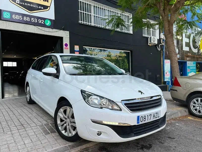 Usado Peugeot 308 SW Business-Line 120 CV (88 kW) 2014 Blanco Familiar