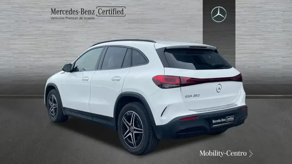 Usado Mercedes EQA250 AMG line 139 kW (190 CV) 2022 Blanco polar  pintura unicolor SUV
