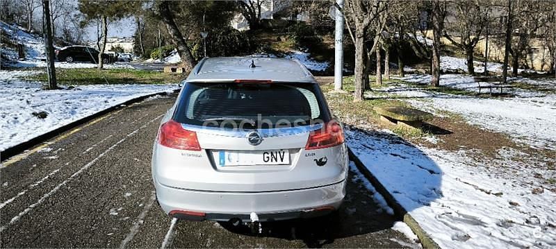 Usado Opel Insignia Sport 130 CV (95 kW) 2009 Gris / plata Familiar