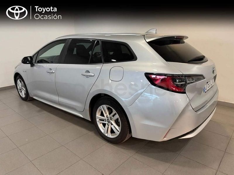 Usado Toyota Corolla Active 122 CV (89 kW) 2021 Gris / plata Familiar