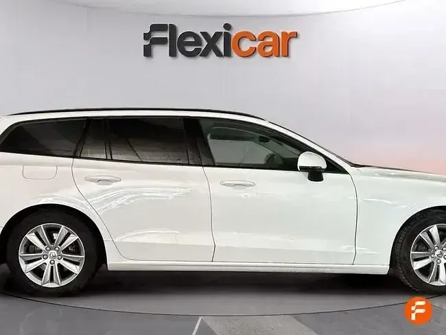 Usado Volvo V60 150 CV (110 kW) 2019 Blanco Familiar