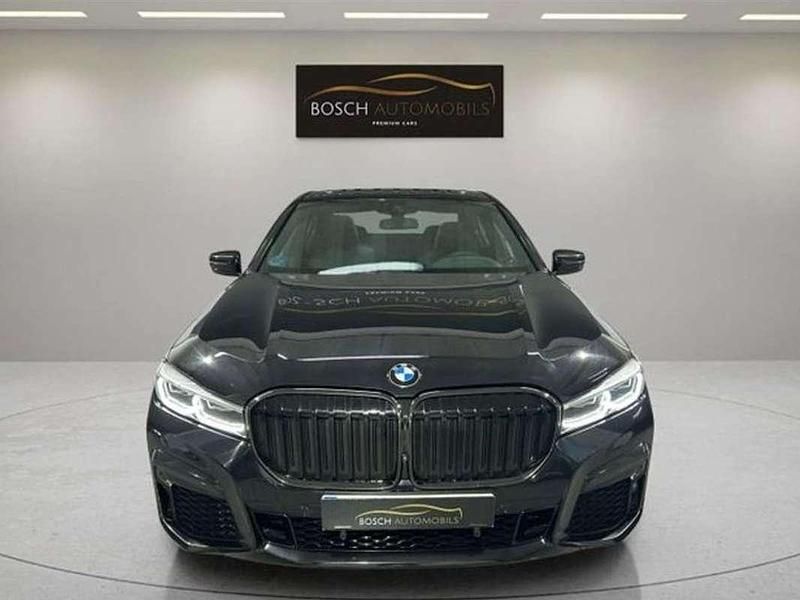 Usado BMW 740 Comfort Edition 340 CV (250 kW) 2022 Negro Berlina