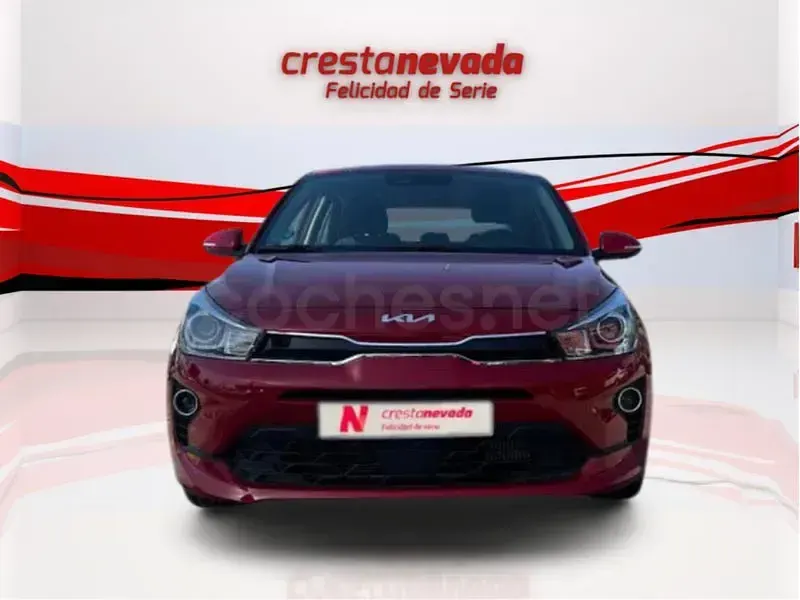 Usado Kia Rio 100 CV (73 kW) 2023 Rojo Berlina
