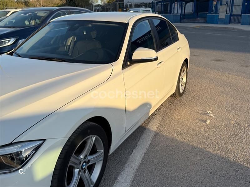 Usado BMW 318 150 CV (110 kW) 2018 Blanco Berlina