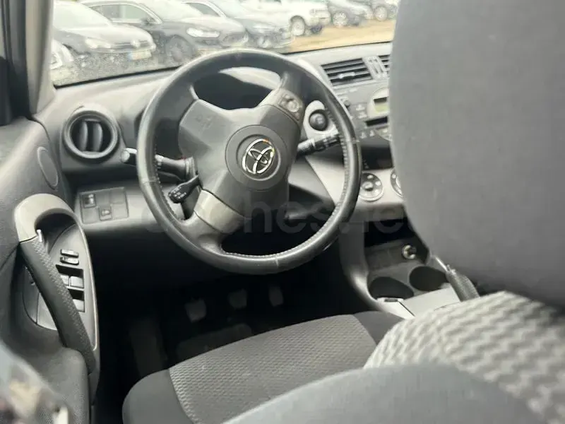 Usado Toyota RAV4 Executive 150 CV (110 kW) 2006 Gris / plata SUV