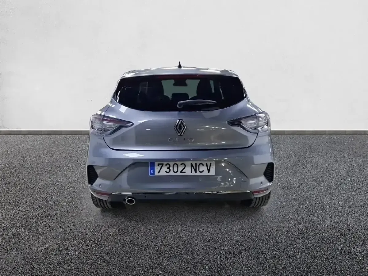 Usado Renault Clio Techno 90 CV (66 kW) 2025 Gris Utilitario