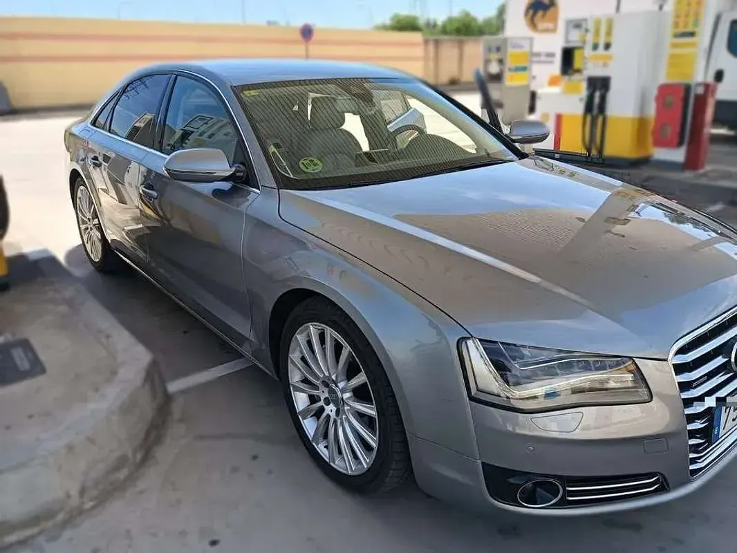 Usado Audi A8 Premium 250 CV (183 kW) 2011 Gris Berlina