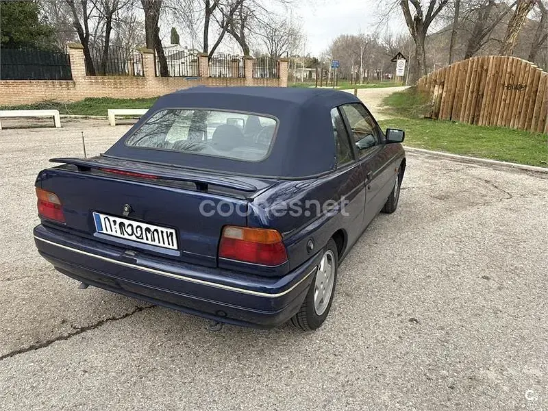 Usado Ford Escort Cabriolet 105 CV (77 kW) 1995 Azul Descapotable