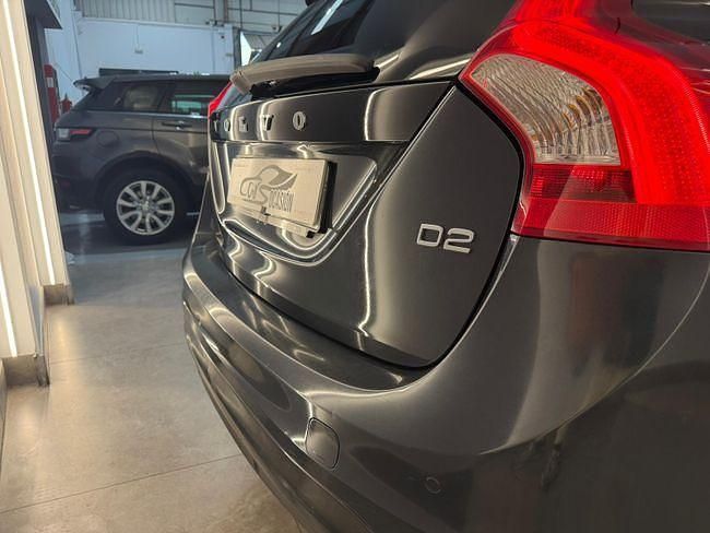 Usado Volvo V60 Momentum 115 CV (84 kW) 2014 Azul Familiar