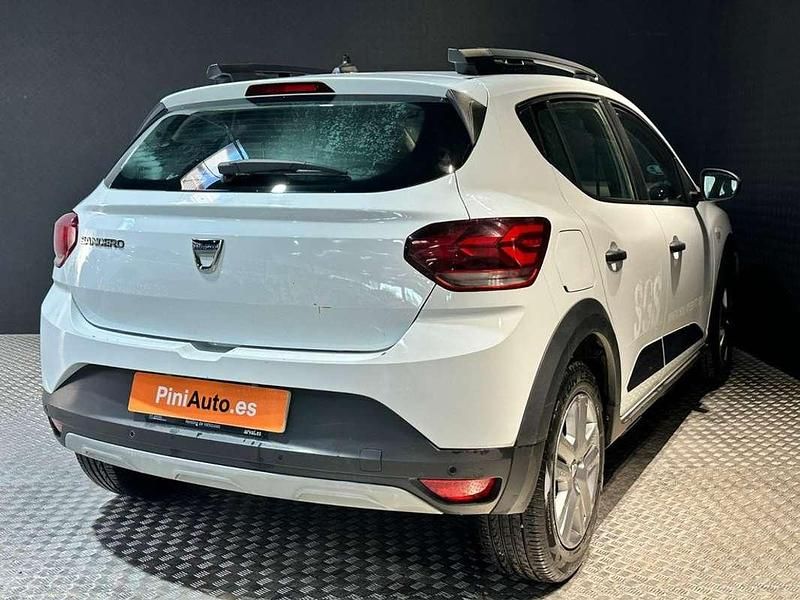 Usado Dacia Sandero Essentiel 101 CV (74 kW) 2021 Blanco Utilitario