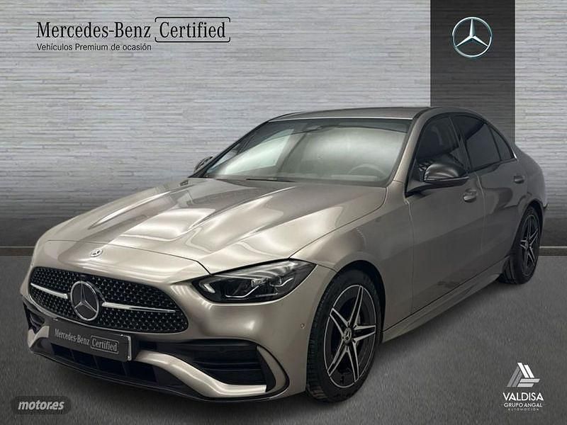 Gris / plateado Usado 2022 Mercedes C220 AMG line Berlina | 42.900 € (Un poco caro) - Imagen 1/4