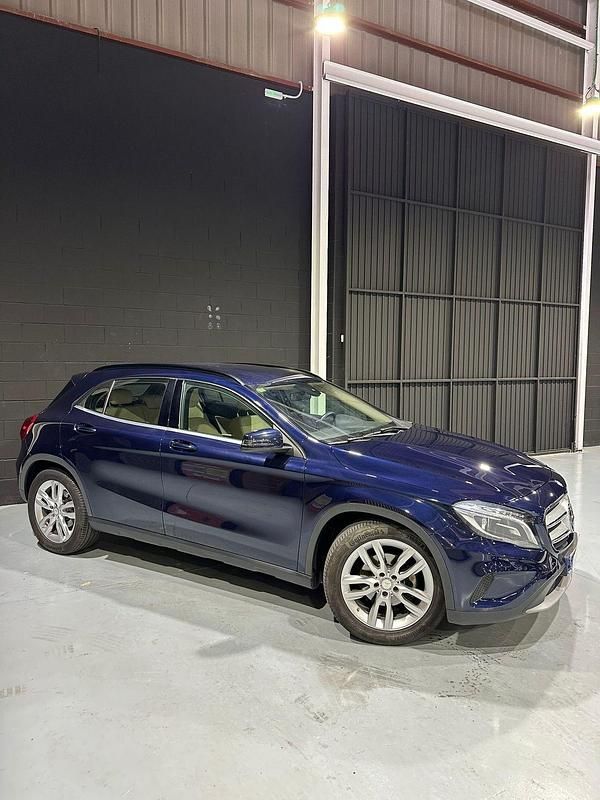 Usado Mercedes GLA200 Style 137 CV (100 kW) 2017 Azul SUV