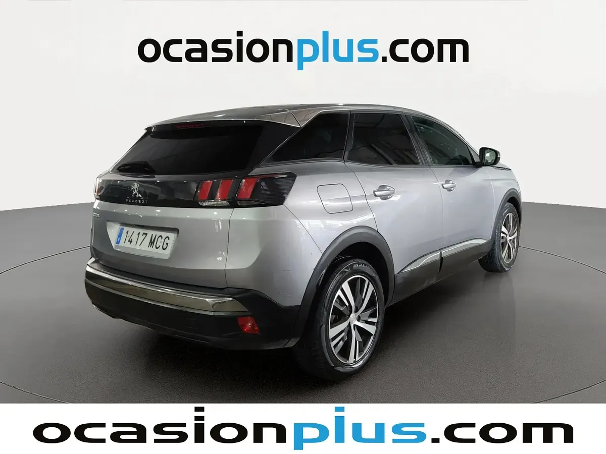 Usado Peugeot 3008 Allure 131 CV (96 kW) 2022 Gris SUV