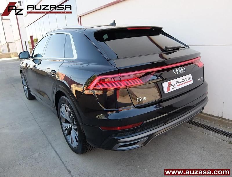 Begagnad Audi Q8 S-line plus 286 HK (210 kW) 2021 Svart SUV