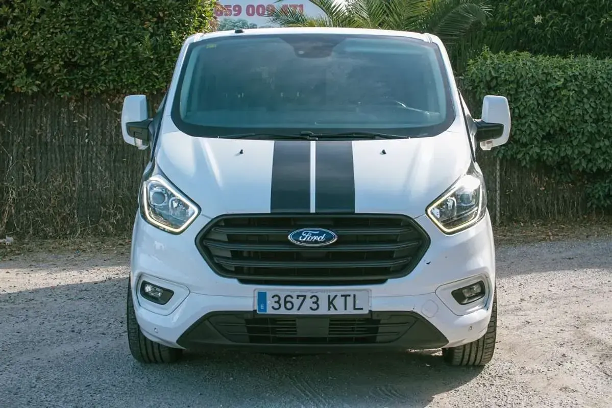 Usado Ford Transit Custom Limited 131 CV (96 kW) 2019 Blanco Van