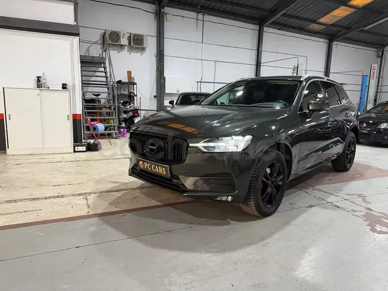Usado Volvo XC60 Momentum 190 CV (139 kW) 2018 Verde SUV
