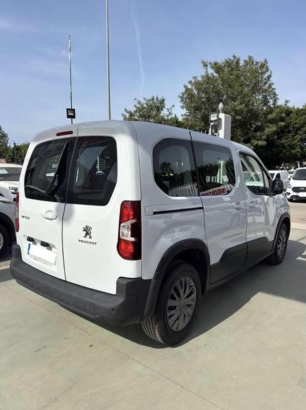 Usado Peugeot Rifter Active 102 CV (75 kW) 2021 Blanco Monovolumen