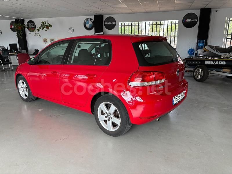 Usado VW Golf VII 105 CV (77 kW) 2012 Rojo Berlina