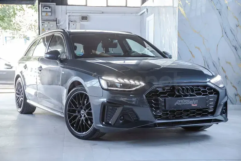 Usado Audi A4 S-Line 150 CV (110 kW) 2024 Gris / plata Familiar