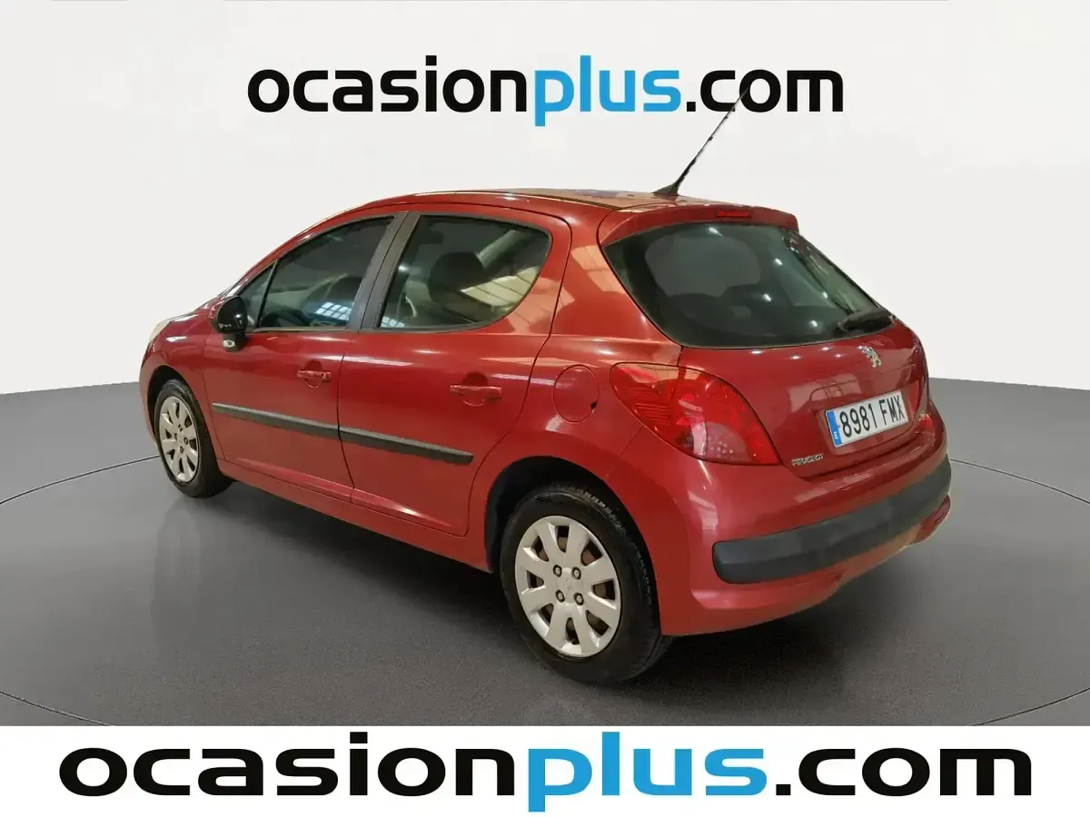 Usado Peugeot 207 75 CV (55 kW) 2007 Rojo Utilitario