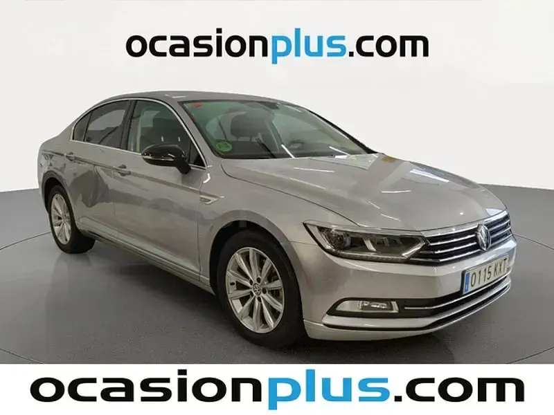 Usado VW Passat Advance 150 CV (110 kW) 2019 Gris / plata Berlina