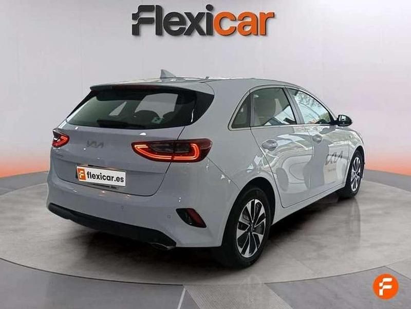 Usado Kia Ceed 101 CV (74 kW) 2024 Blanco Utilitario