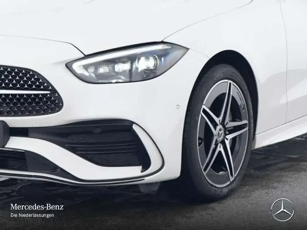 Usado Mercedes C300e AMG 204 CV (150 kW) 2023 Blanco Berlina