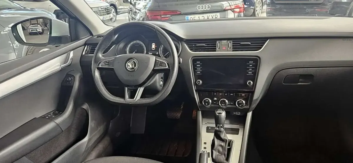 Usado Skoda Octavia 150 CV (110 kW) 2019 Blanco Familiar