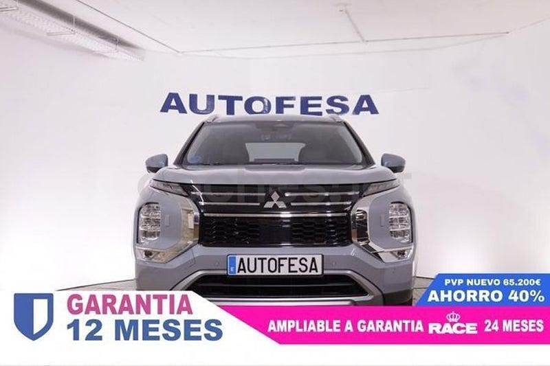 Usado Mitsubishi Outlander P-HEV 306 CV (225 kW) 2025 Gris / plata SUV