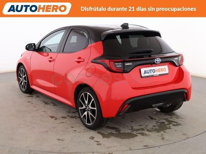 Usado Toyota Yaris Hybrid Advance 100 CV (73 kW) 2020 Rojo Berlina