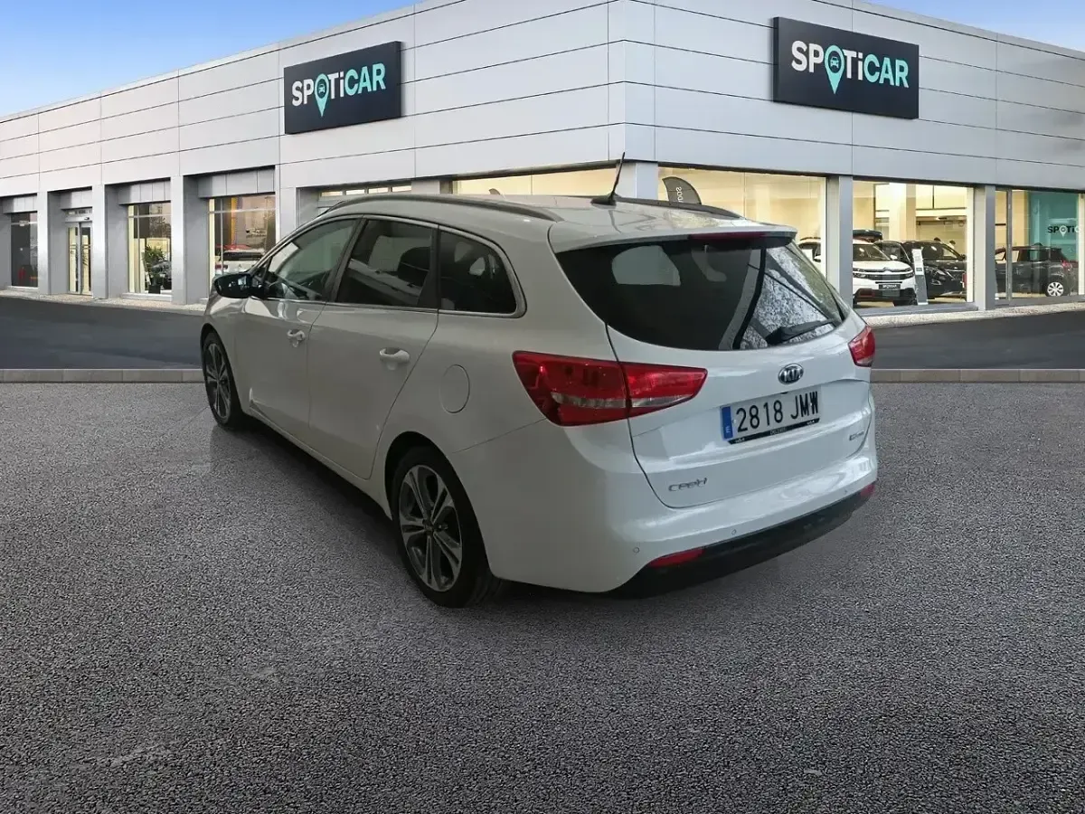 Usado Kia Ceed GT 136 CV (100 kW) 2016 Blanco Familiar